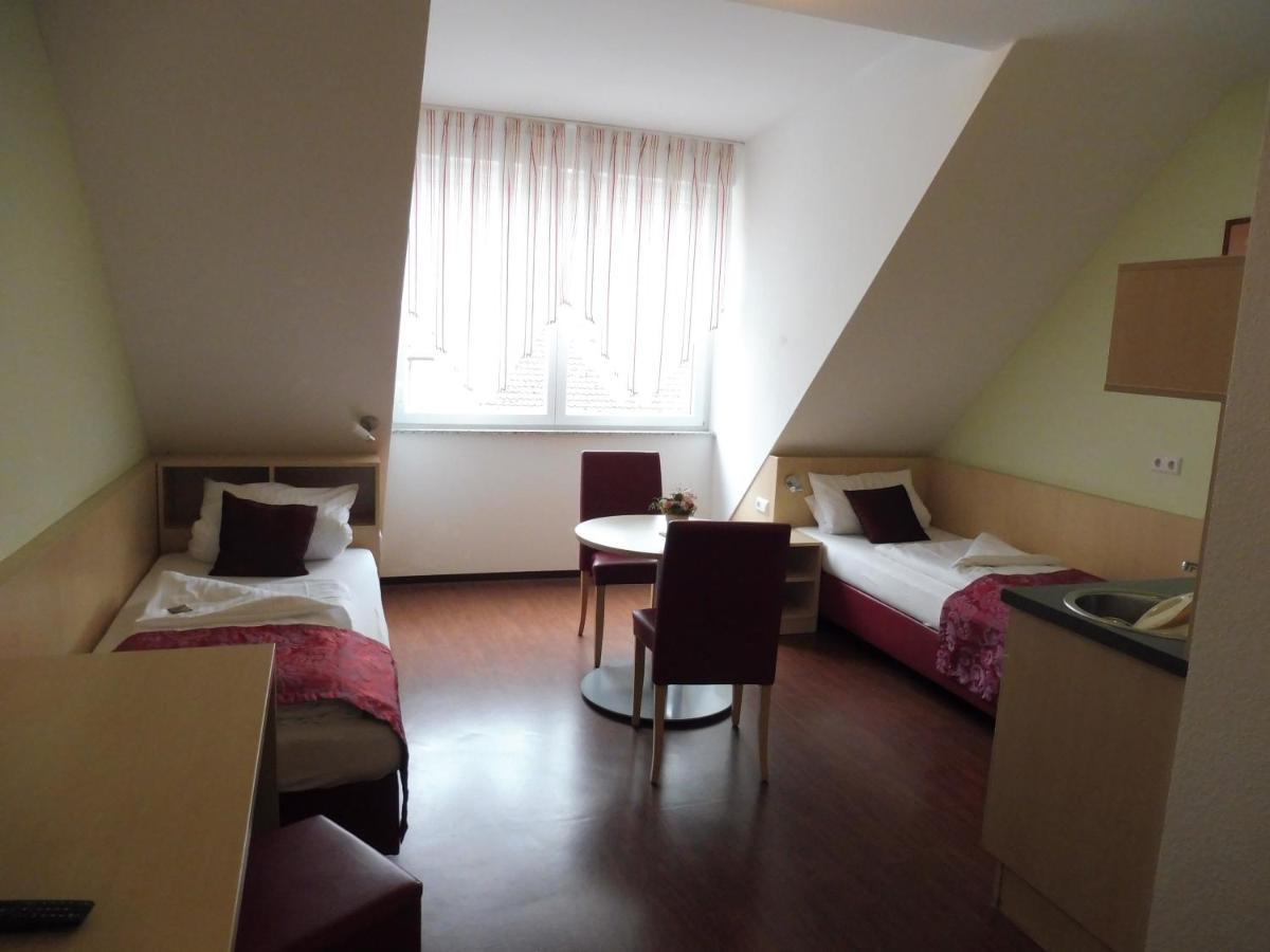Hotel Gasthof Zum Engel - Gaestehaus Кюнцельзау Экстерьер фото