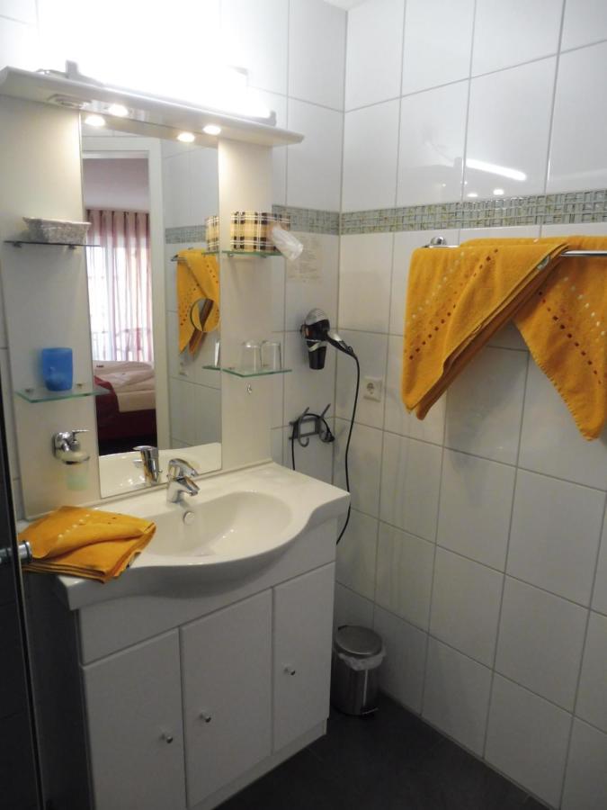 Hotel Gasthof Zum Engel - Gaestehaus Кюнцельзау Экстерьер фото